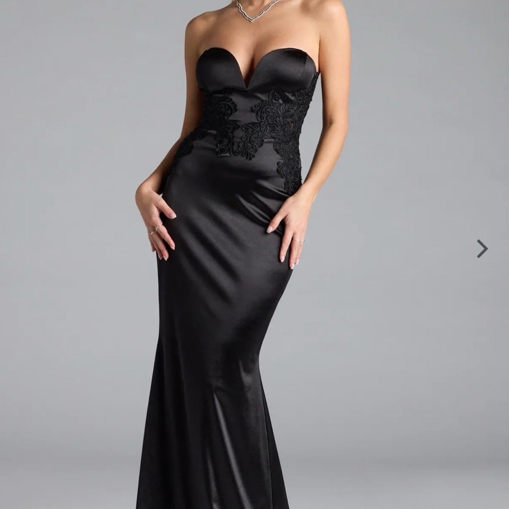 Chic Strapless Black Dress